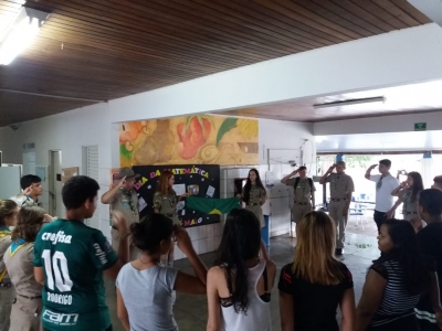  Escola Saudação à Bandeira na Estadual Professor Honório Rodrigues Amorim