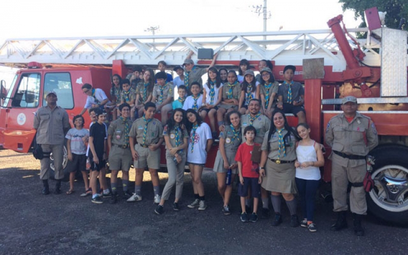 Tropa Marechal visita o 1º Batalhão dos Bombeiros